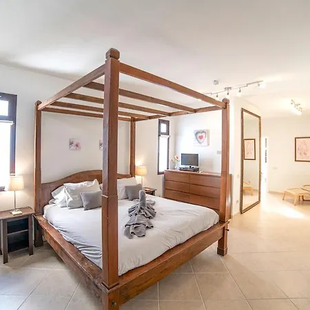 Calluna 491 2 Bedroom With & Resistance Pool וילה